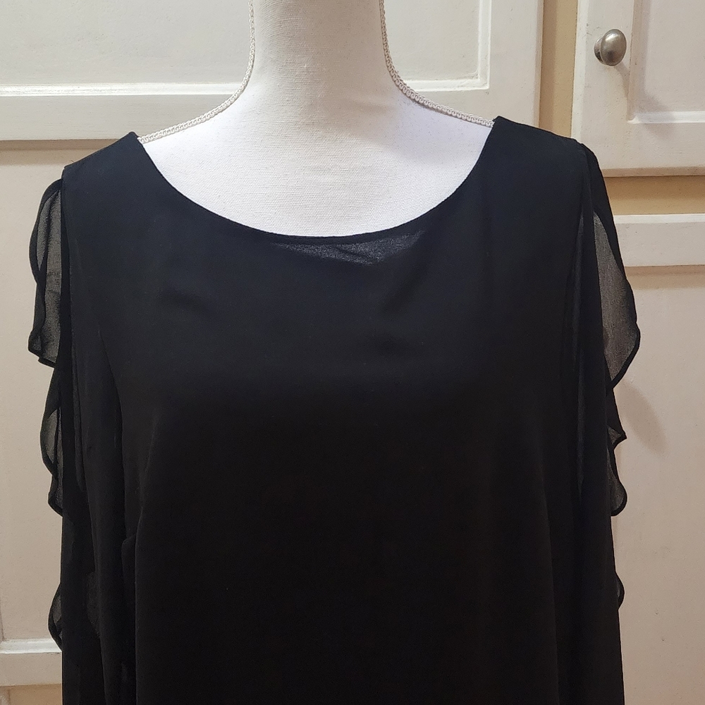 ROZ & ALI Women's Ruffled Long-sleeved Tunic - Picture 3 of 11